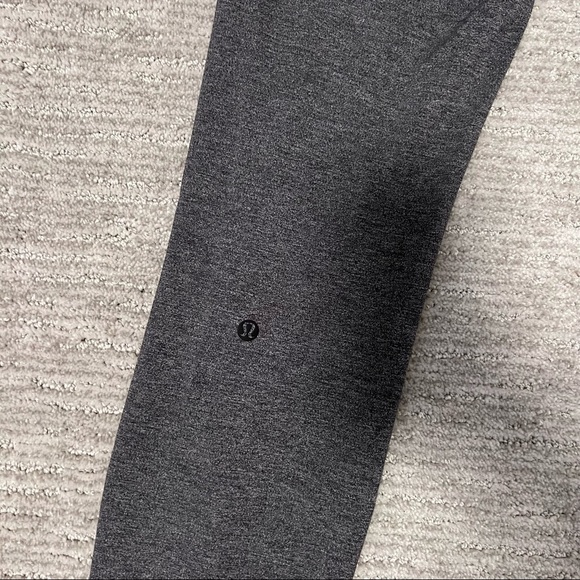 Lululemon On The Fly Pant Size 2 - Picture 5 of 6